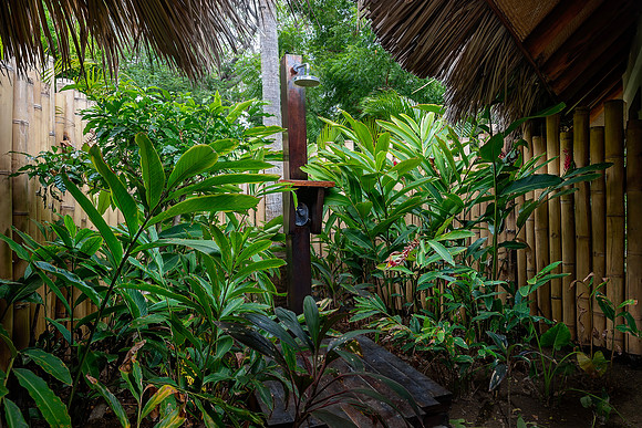 Casa_Kidd_Pool_Outdoor_Shower_CC