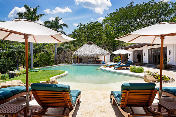 Casa_Kidd_Pool_Patio_Area_Angle_1_CC