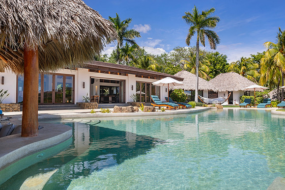 Casa_Kidd_Pool_Patio_Area_Angle_3_CC