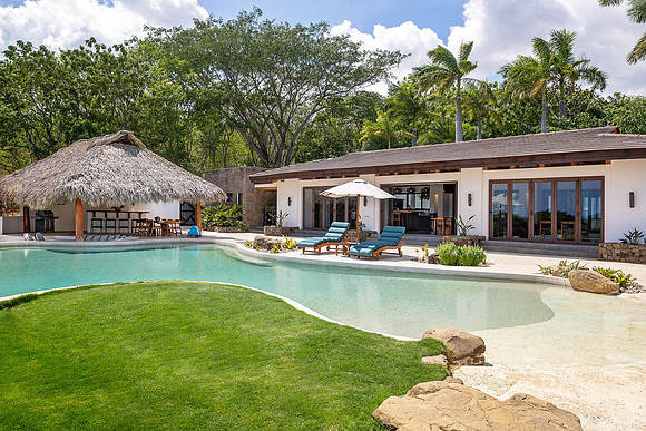 Casa_Kidd_Pool_Patio_Area_Angle_2_CC