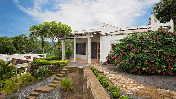 Congo_Hills_2_Exterior_Wide_Front_of_House_CC_16_x_9