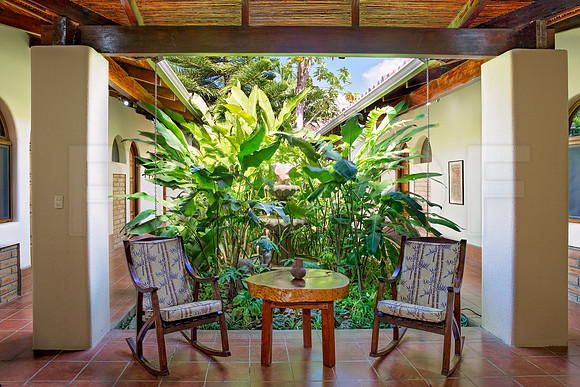 Hacienda_Colorados_Courtyard_2_Dec_09_2015_CC_HERO
