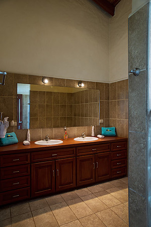 Wave_Garden_Upper_Bathroom_1_CC