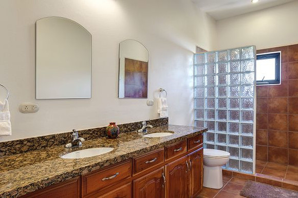 casa_panga_drops_bathroom_nov_08_2016_cc_high_res