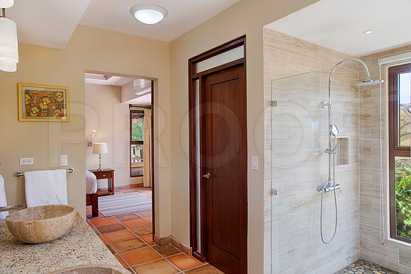 Casa_Estrella_Bathroom_1_July_8_2016_CC_High_Res_Print